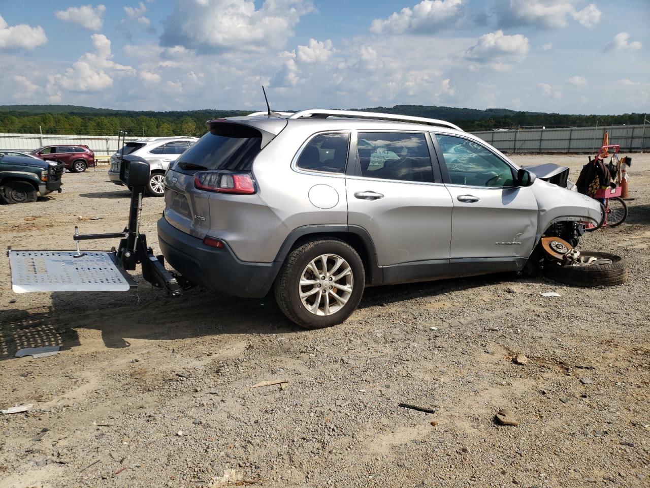 Obraz 3 z 2019 JEEP CHEROKEE LATITUDE 2019 z VIN 1C4PJMCB3KD142354