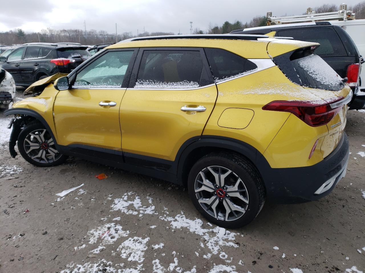 Изображение 2 2022 KIA SELTOS SX 2022 с VIN KNDETCA23N7243279