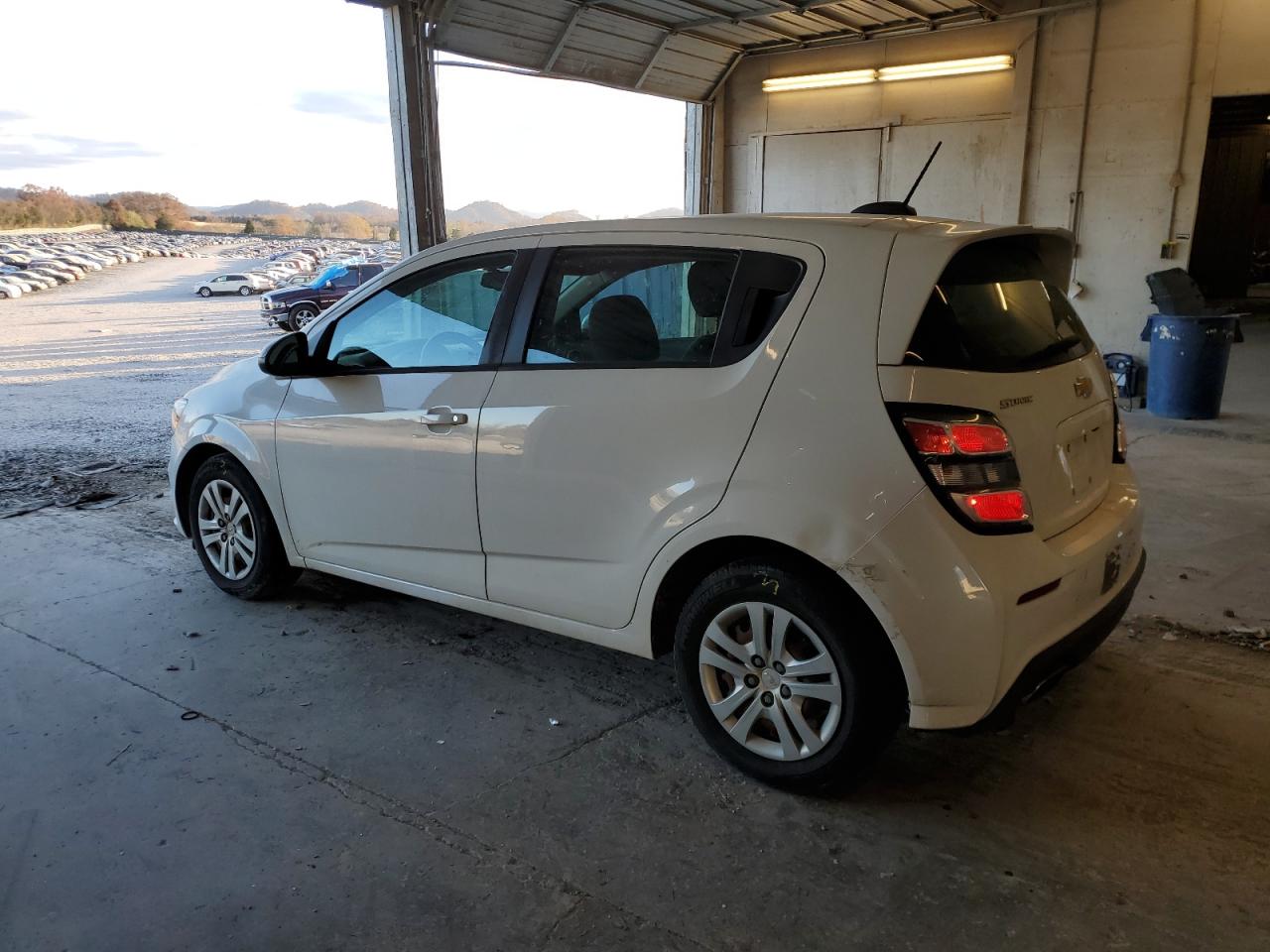 Изображение 2 2017 CHEVROLET SONIC  2017 с VIN 1G1JG6SH5H4147739