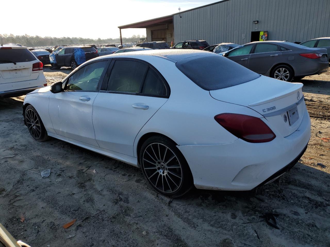 Obraz 2 z 2017 MERCEDES-BENZ C 300 2017 z VIN 55SWF4JB8HU219039