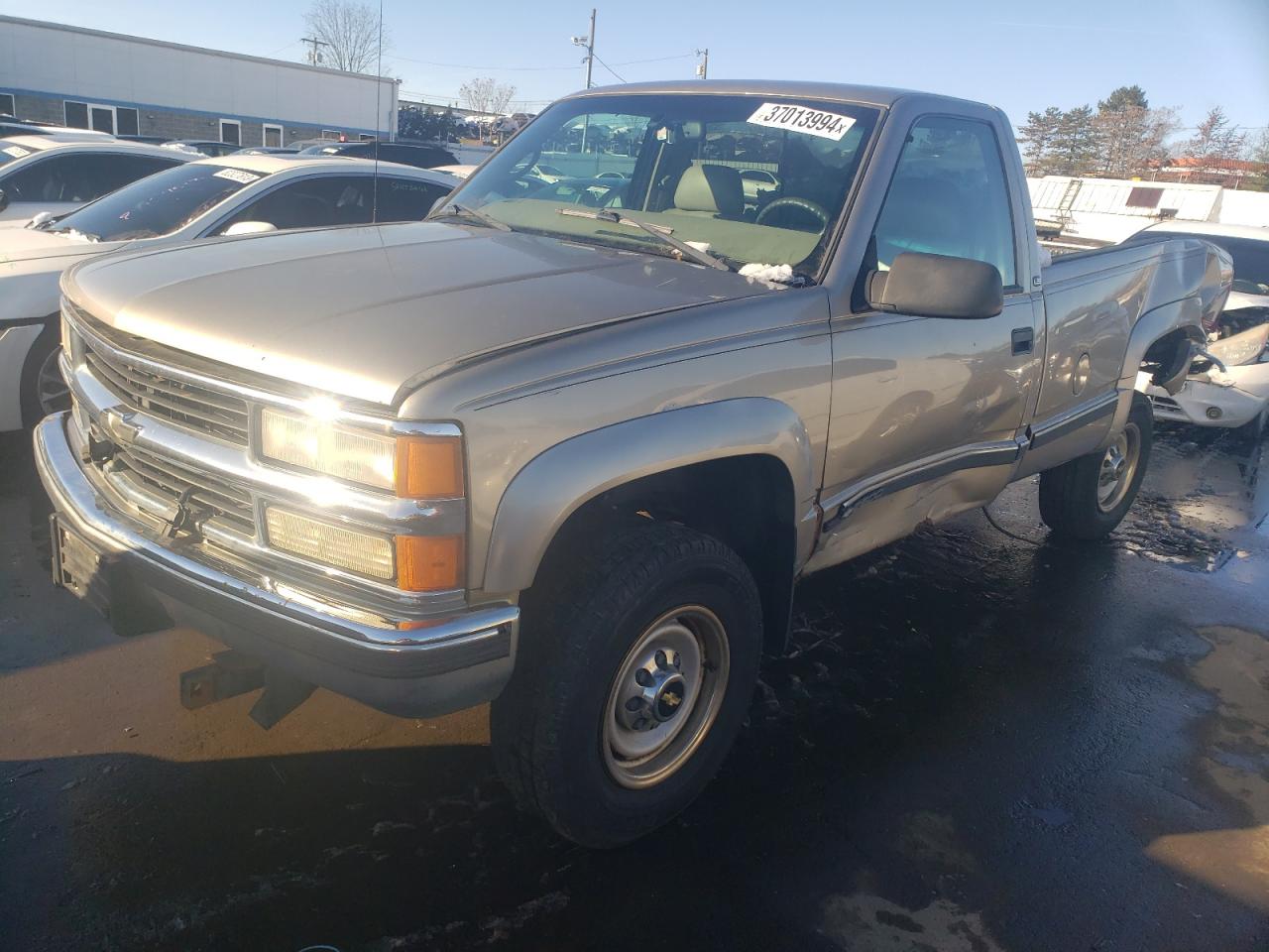 Image 1 of 2000 CHEVROLET GMT-400 K2500 2000 with VIN 1GCGK24R8YR100142