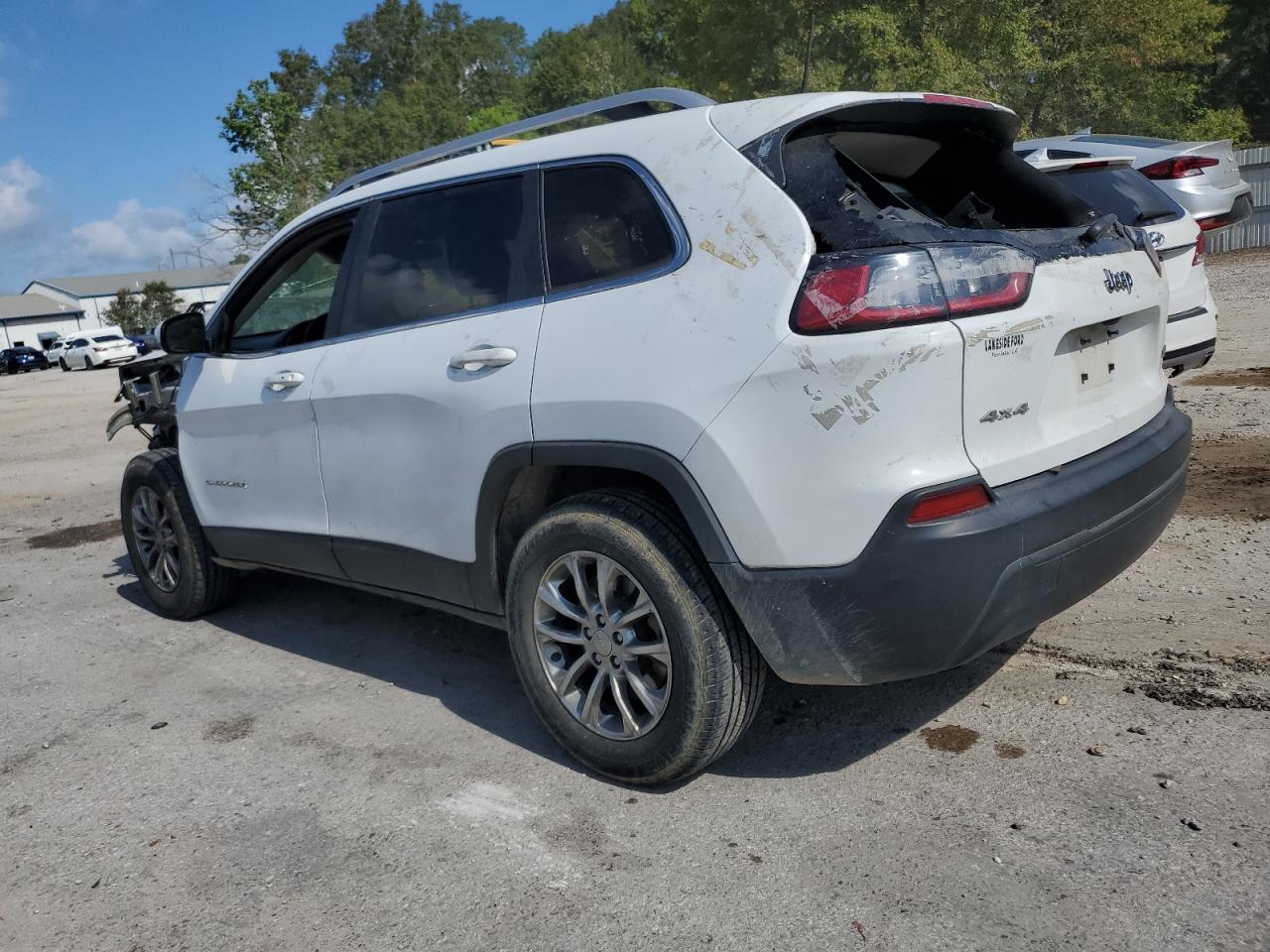 Изображение 2 Jeep Cherokee Latitude Plus 2019 с VIN 1C4PJMLB8KD232311
