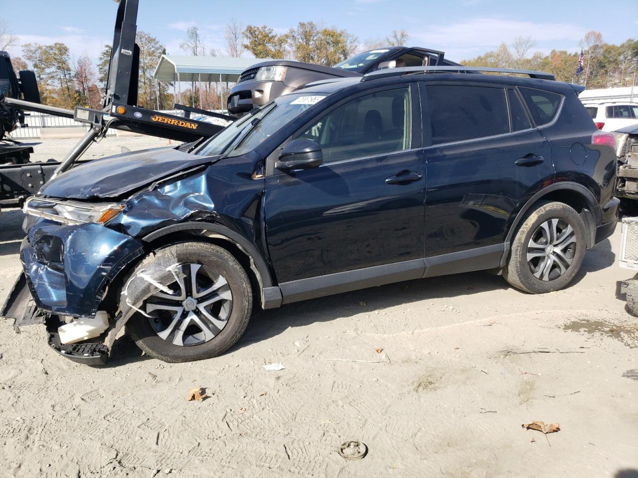 Obraz 1 z 2017 TOYOTA RAV4 LE 2017 z VIN JTMBFREV3HJ167717