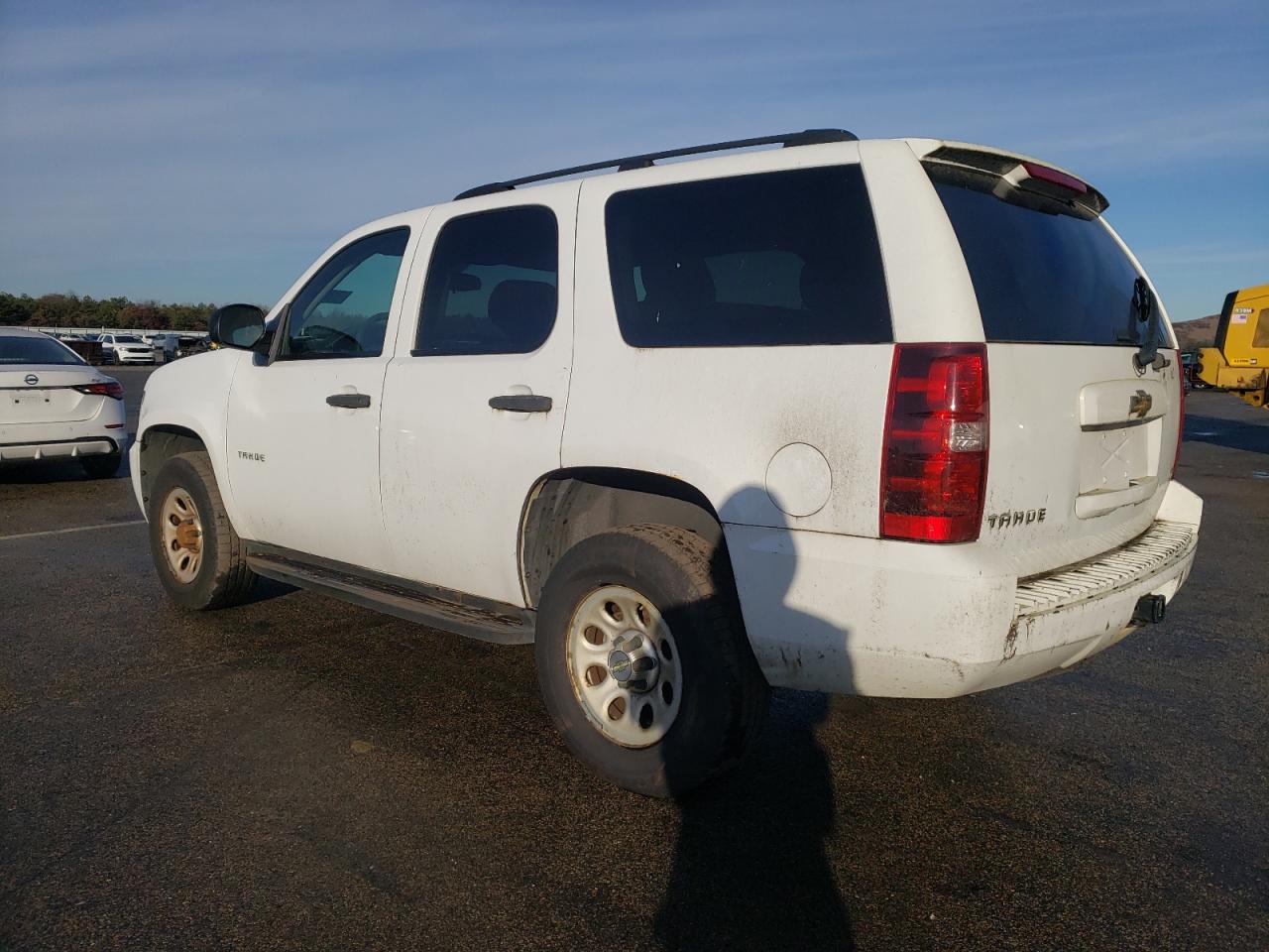 Image 2 of 2011 CHEVROLET TAHOE K1500 2011 with VIN 1GNSK4E0XBR145832
