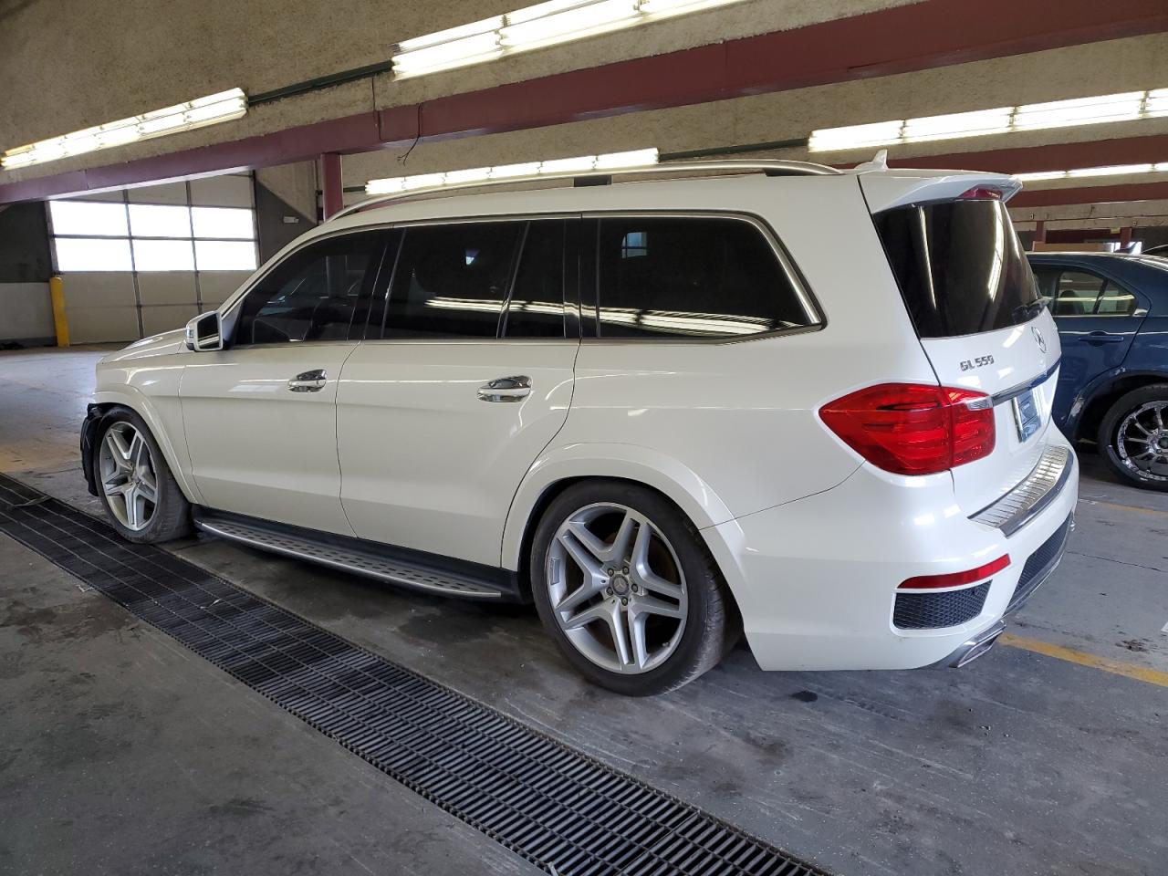 Obraz 2 z 2014 MERCEDES-BENZ GL 550 4MATIC 2014 z VIN 4JGDF7DE9EA349122