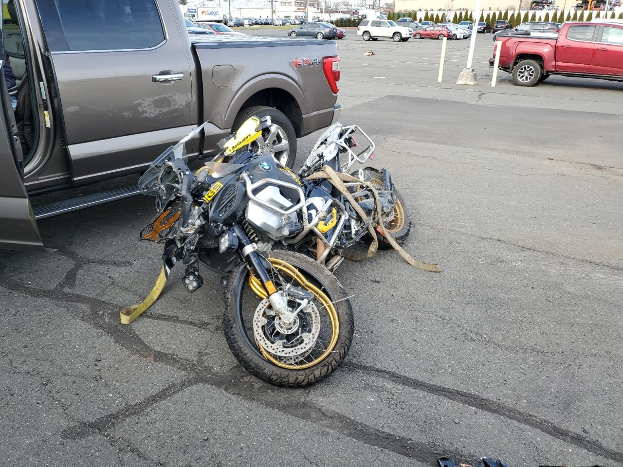 Image 2 of 2022 BMW R 1250 GS ADVENTURE 2022 with VIN WB10M1307N6F14308