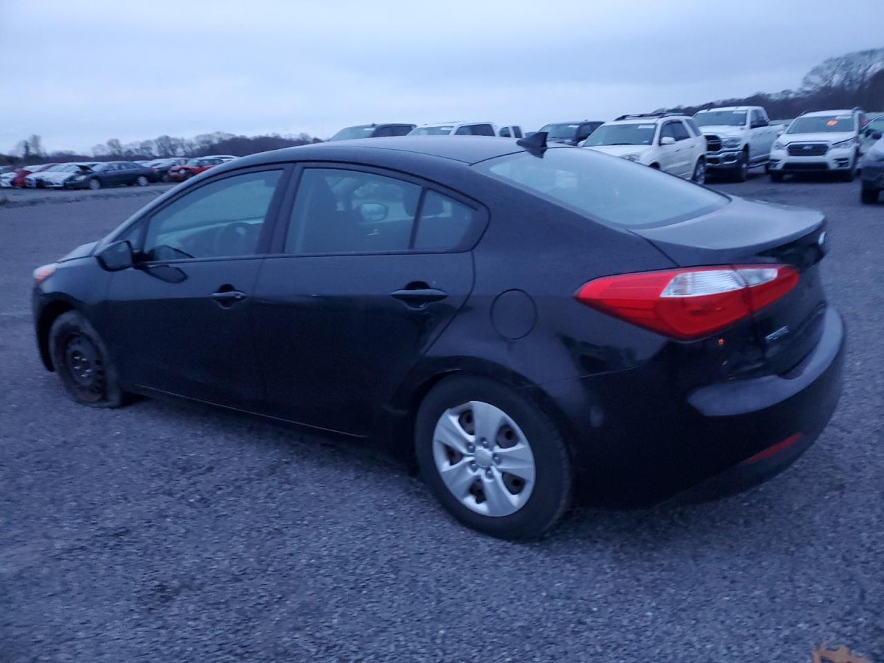 Изображение 2 2016 KIA FORTE LX 2016 с VIN KNAFK4A67G5567590