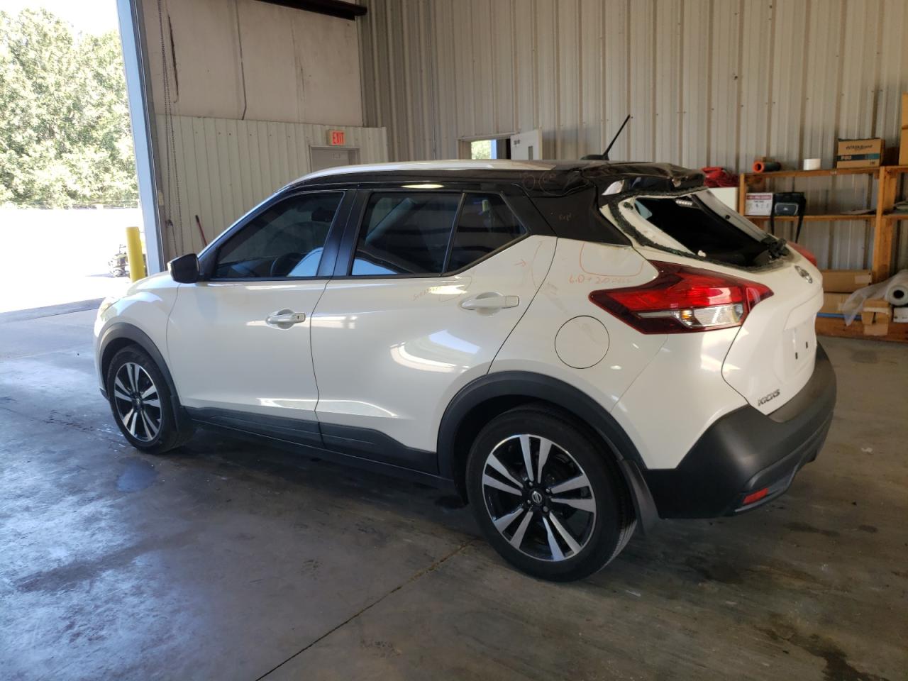 Image 2 of 2018 NISSAN KICKS S 2018 with VIN 3N1CP5CU2JL541921
