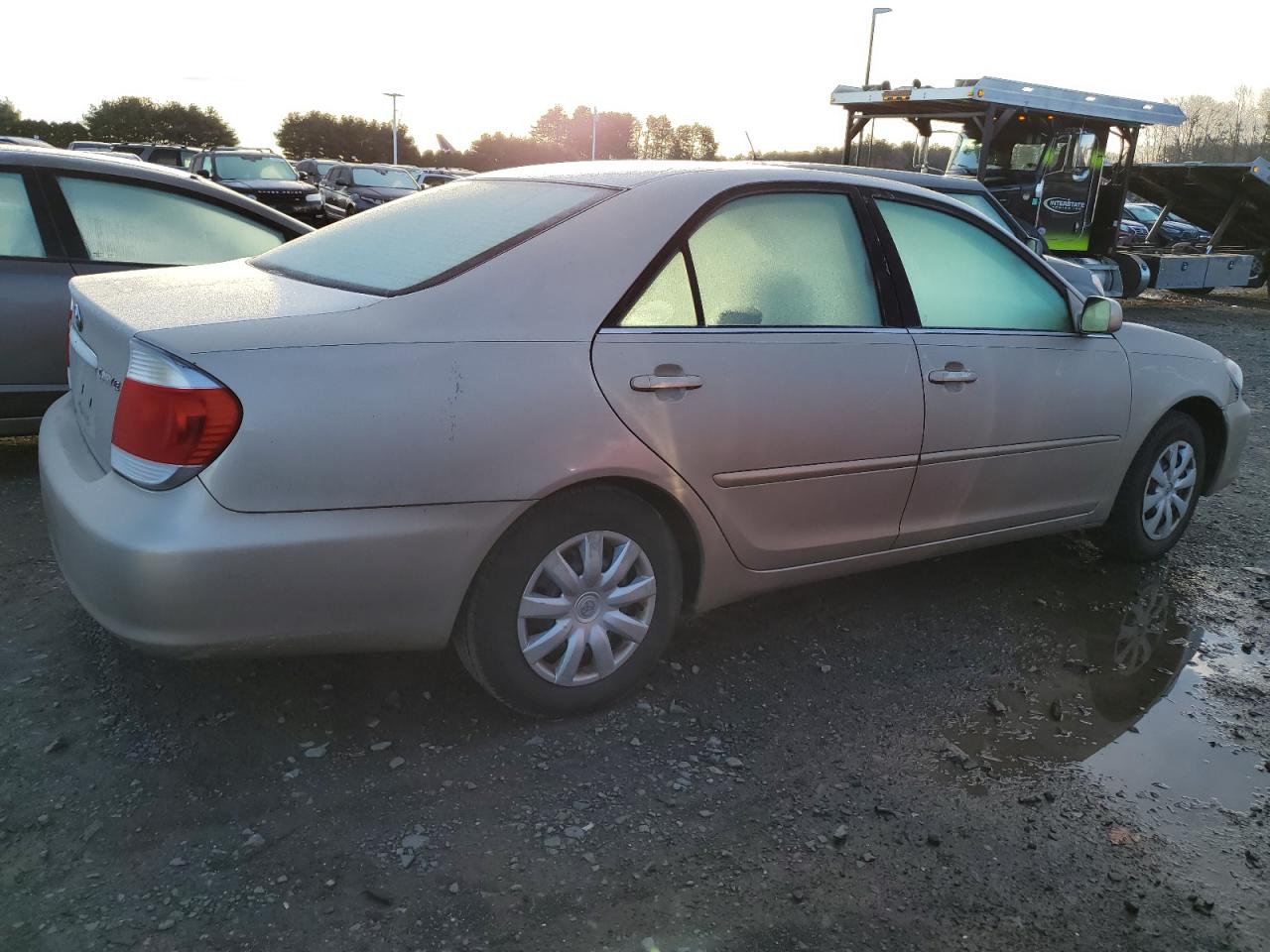 Image 3 of 2005 TOYOTA CAMRY LE 2005 with VIN 4T1BE30K55U021547