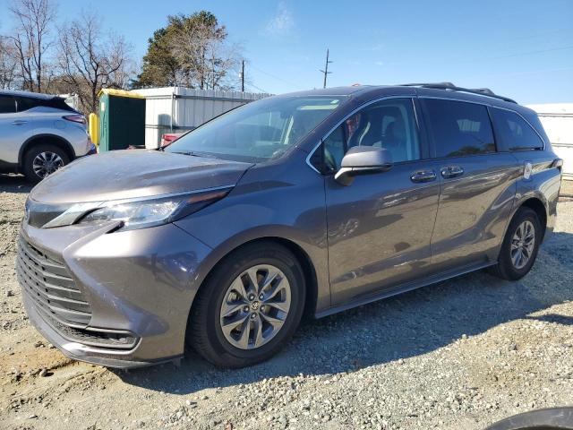 Image 1 of 2022 TOYOTA SIENNA LE 2022 with VIN 5TDKRKEC5NS097925