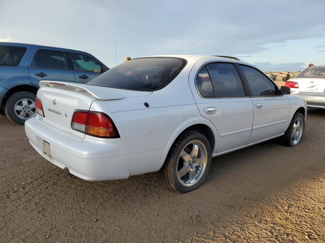 Image 3 of 1998 NISSAN MAXIMA GLE 1998 with VIN JN1CA21D0WT506879