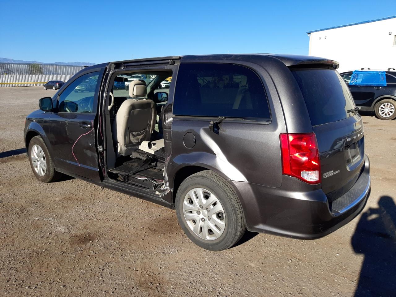 Obraz 2 z 2018 DODGE GRAND CARAVAN SE 2018 z VIN 2C4RDGBG6JR151270