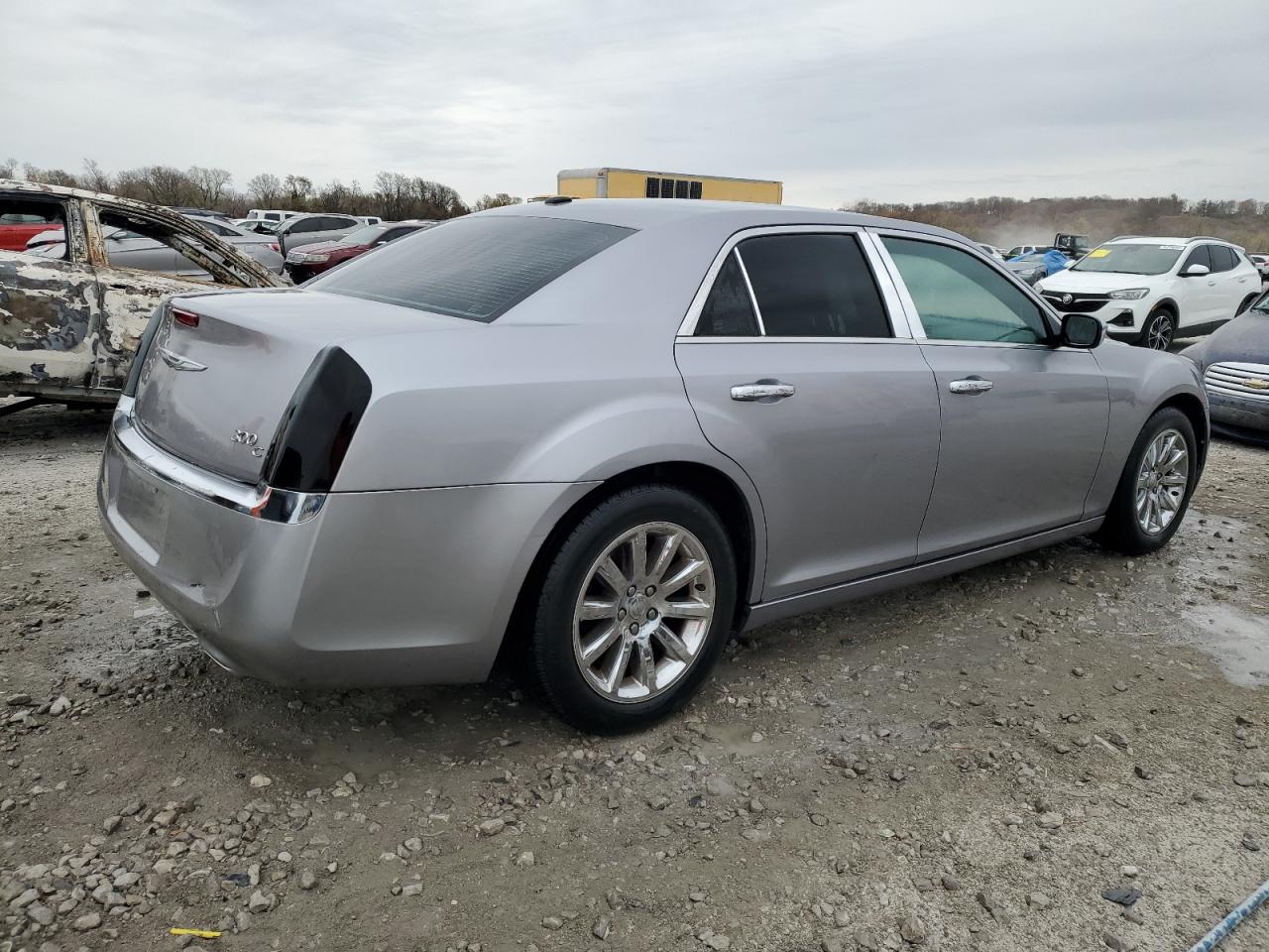 Obraz 3 z 2013 CHRYSLER 300C  2013 z VIN 2C3CCAET2DH675769