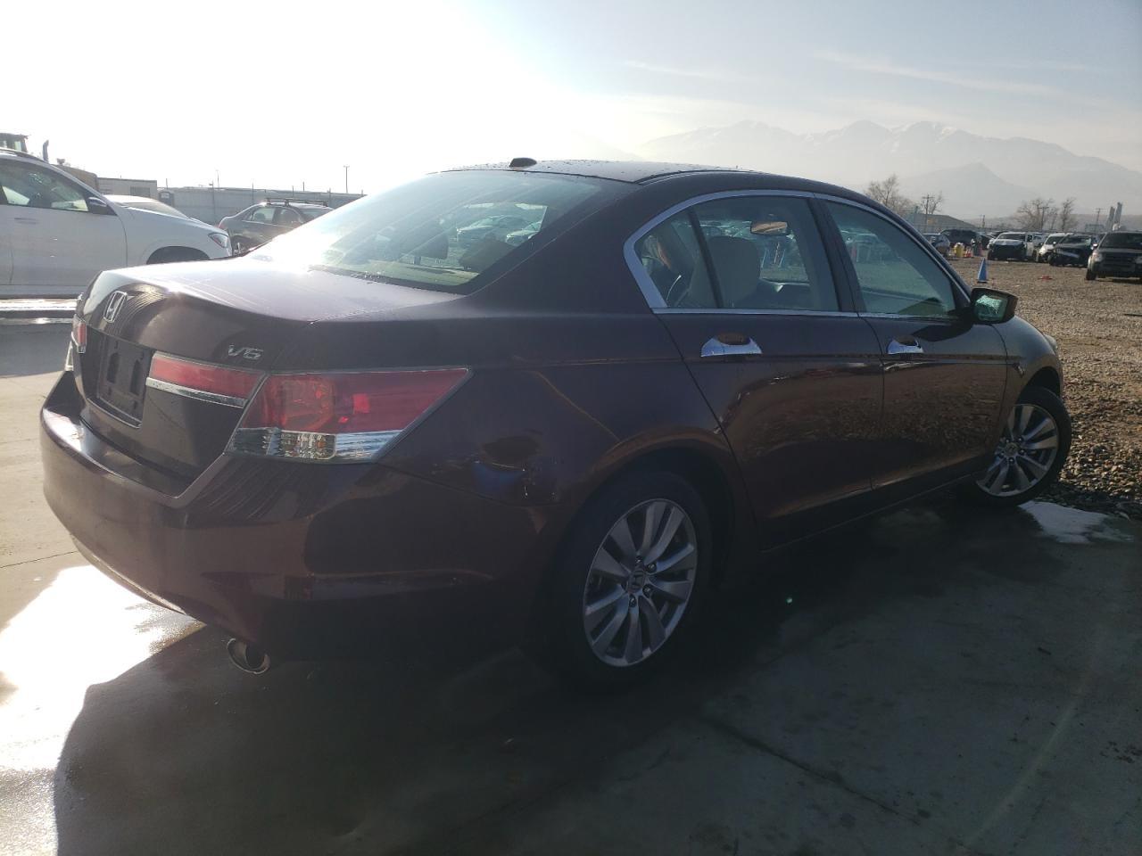 Image 3 of 2011 HONDA ACCORD EXL 2011 with VIN 1HGCP3F87BA028657