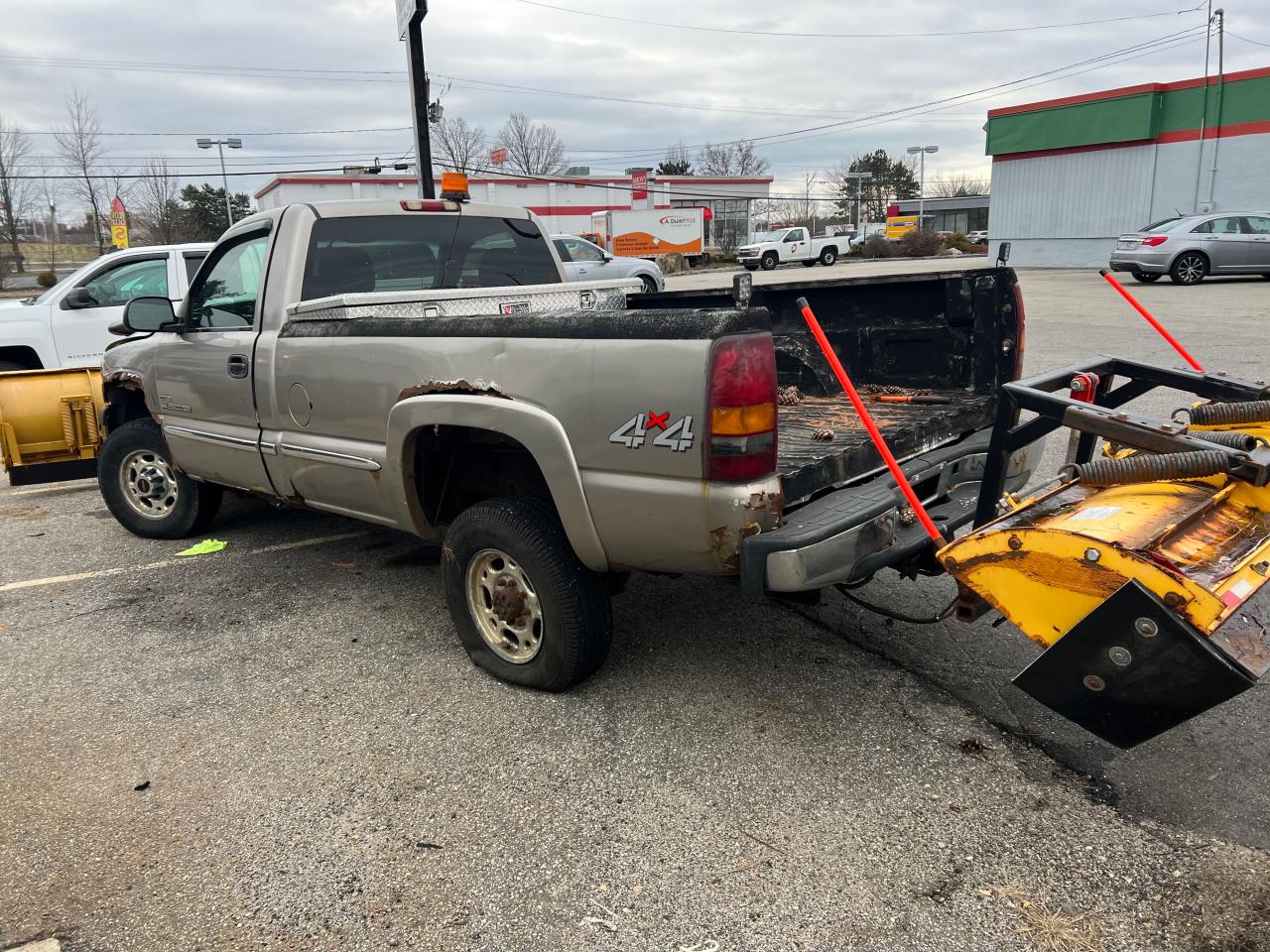 Image 3 of 2002 GMC SIERRA K2500 HEAVY DUTY 2002 with VIN 1GTHK24112E297751
