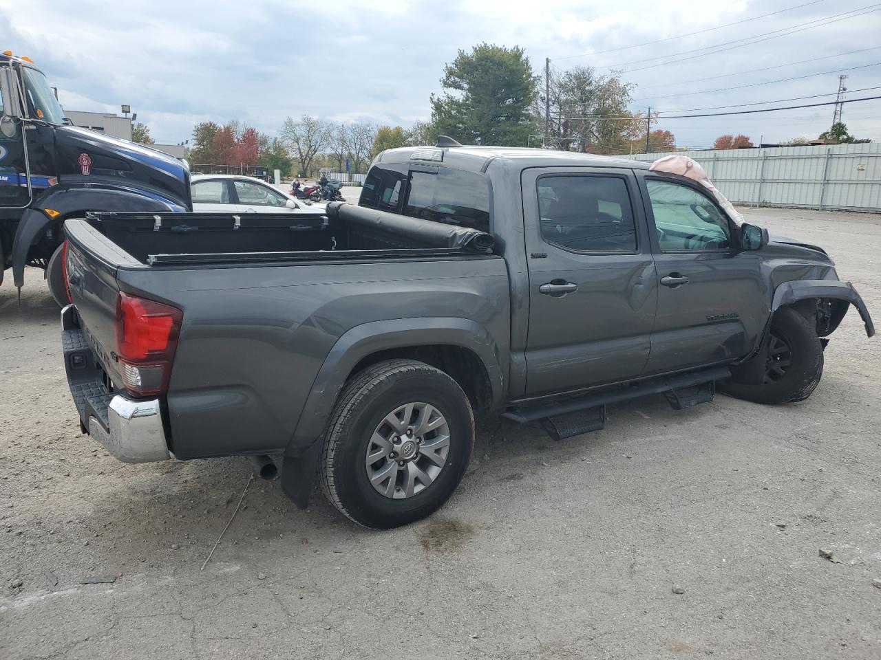 Obraz 3 z 2019 TOYOTA TACOMA DOUBLE CAB 2019 z VIN 3TMCZ5ANXKM244748