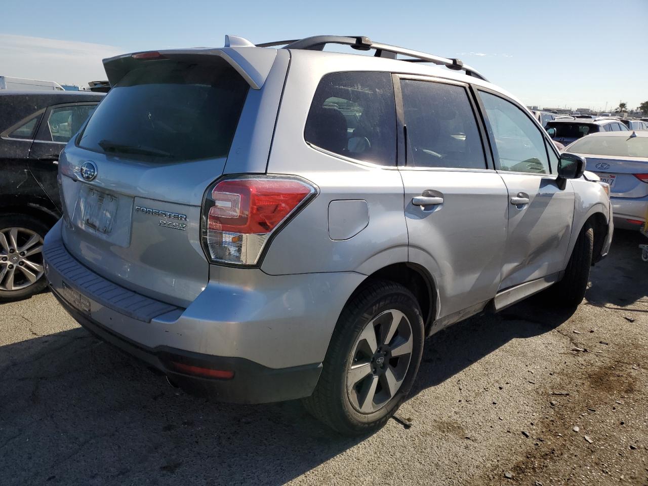 Изображение 3 2017 SUBARU FORESTER 2.5I LIMITED 2017 с VIN JF2SJAJC8HH807529