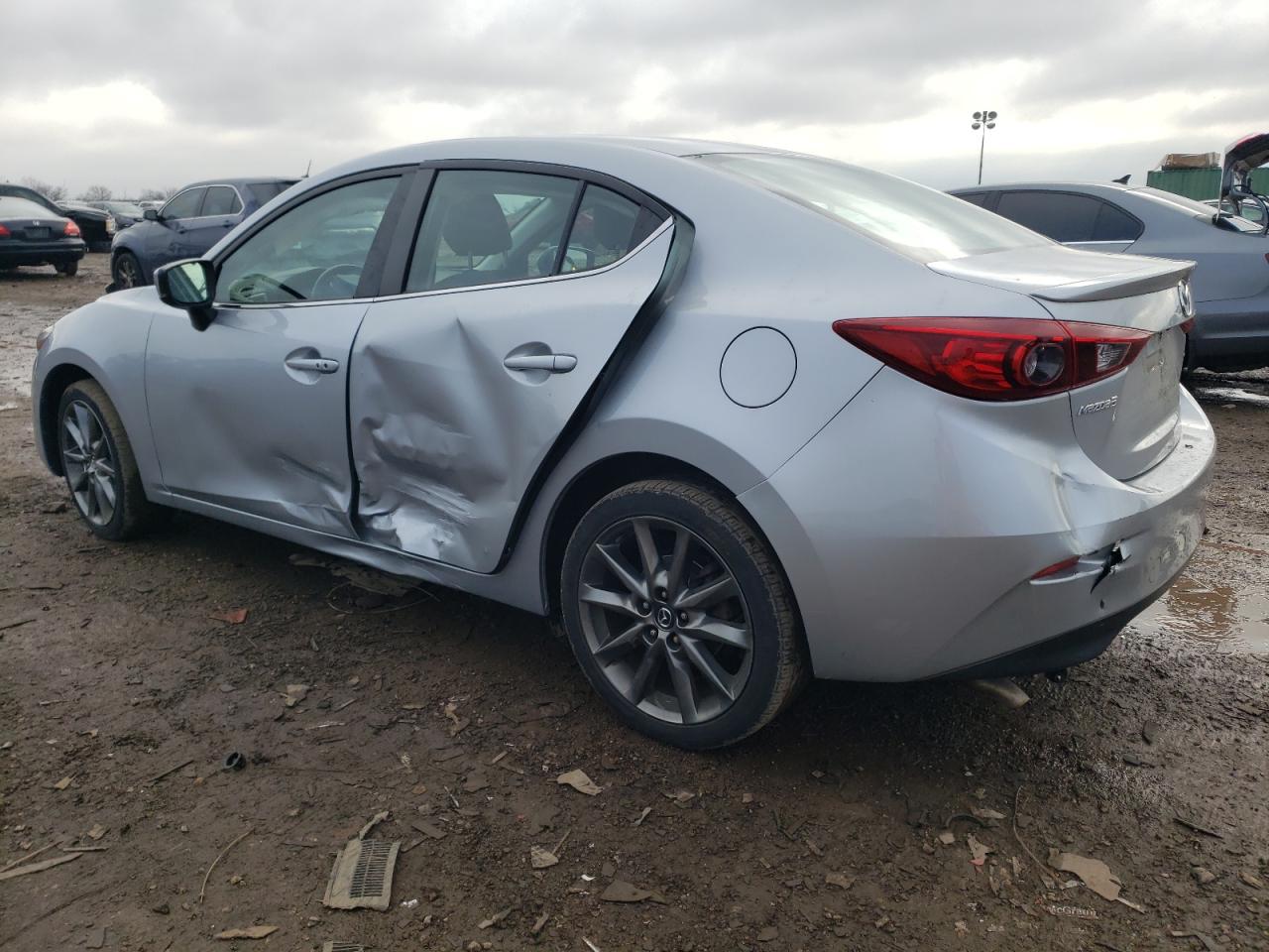 Изображение 2 2018 MAZDA 3 TOURING 2018 с VIN 3MZBN1V38JM263299