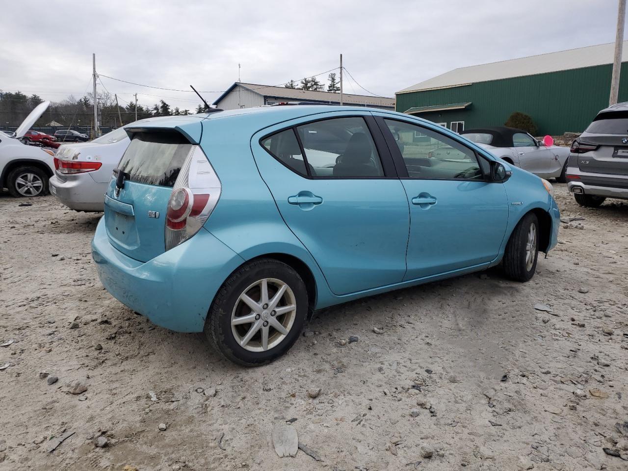 Image 3 of 2013 TOYOTA PRIUS C  2013 with VIN JTDKDTB36D1046972