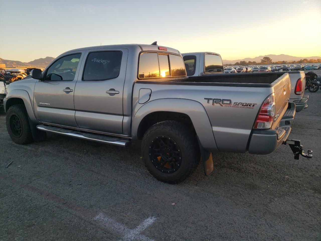 Obraz 2 z 2014 TOYOTA TACOMA DOUBLE CAB 2014 z VIN 3TMLU4EN1EM145999