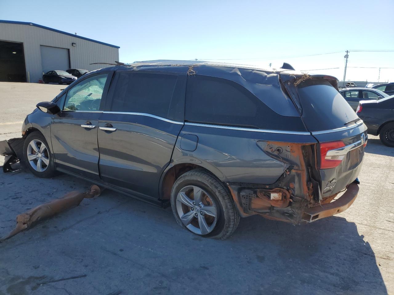 Image 2 of 2018 HONDA ODYSSEY EXL 2018 with VIN 5FNRL6H7XJB061331