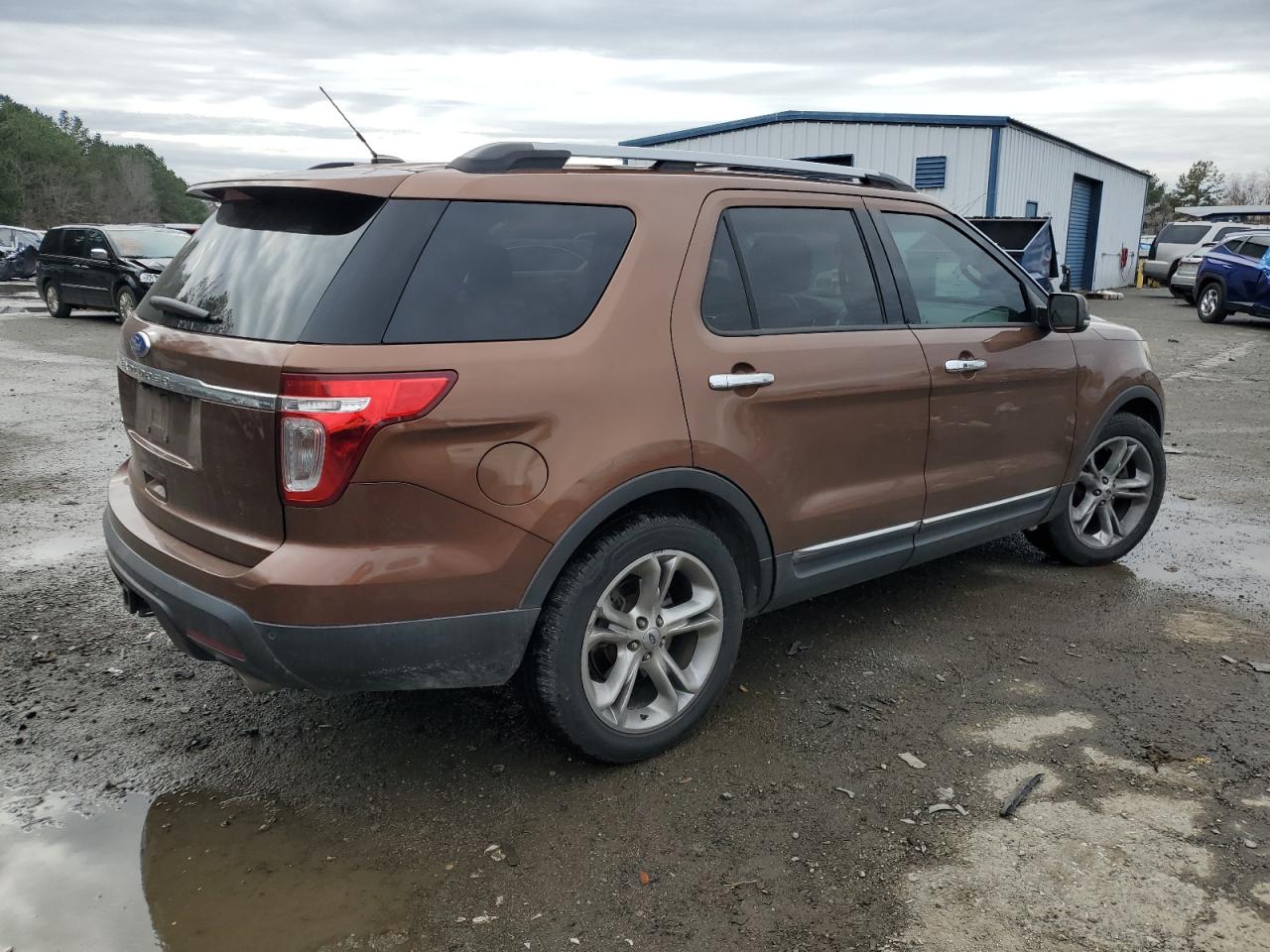 Image 3 of 2011 FORD EXPLORER LIMITED 2011 with VIN 1FMHK7F81BGA27507