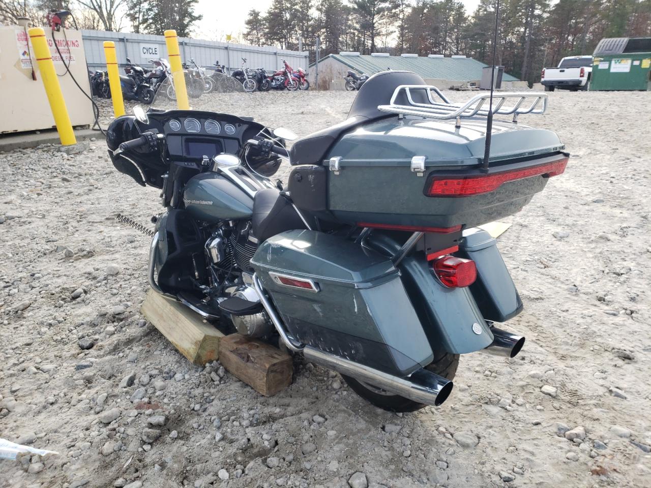 Image 3 of 2020 HARLEY-DAVIDSON FLHTK  2020 with VIN 1HD1KEF17LB644260