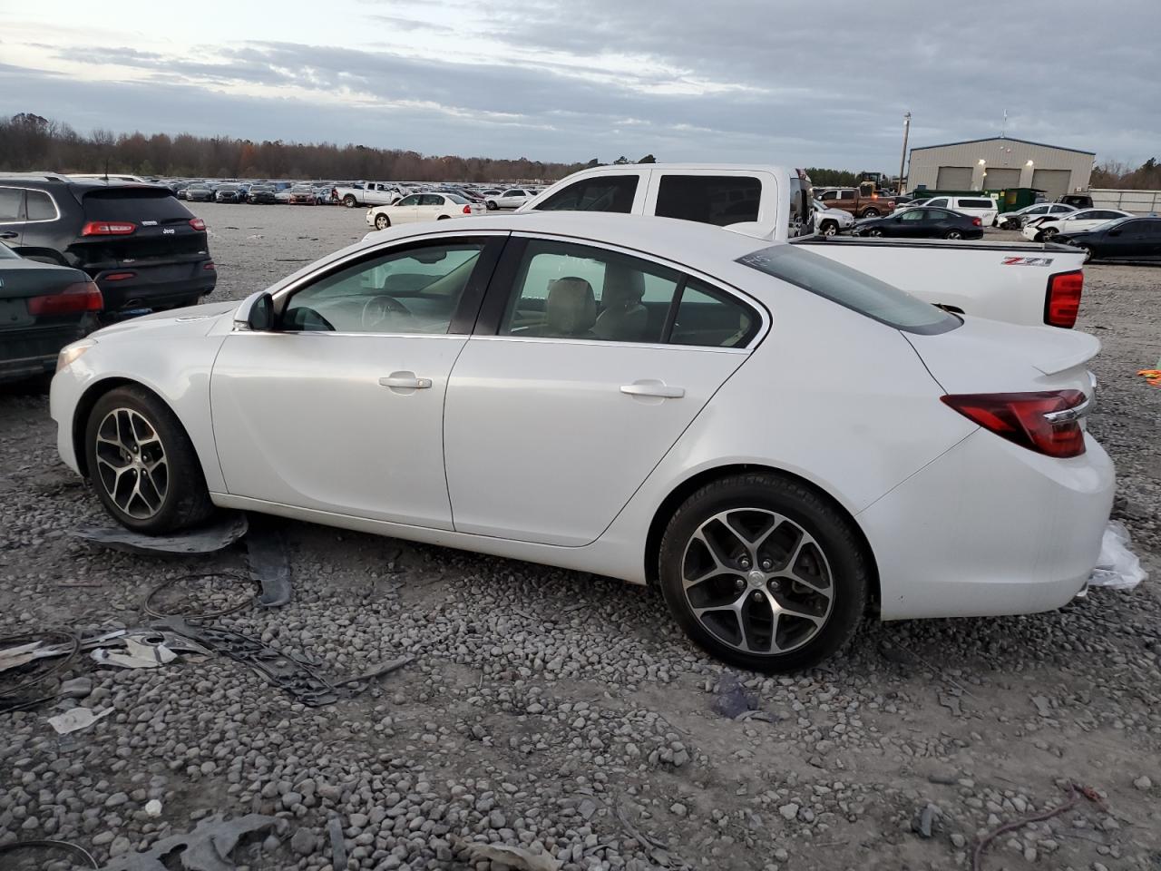 Image 2 of 2016 BUICK REGAL SPORT TOURING 2016 with VIN 2G4G35EX8G9196502
