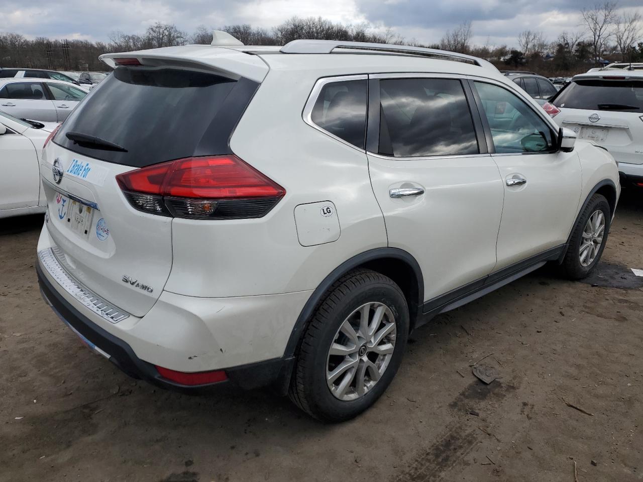 Image 3 of 2017 NISSAN ROGUE S 2017 with VIN KNMAT2MVXHP611962