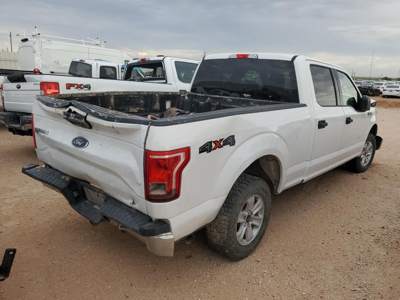 Image 3 of 2017 FORD F150 SUPERCREW 2017 with VIN 1FTFW1EF7HFB92487