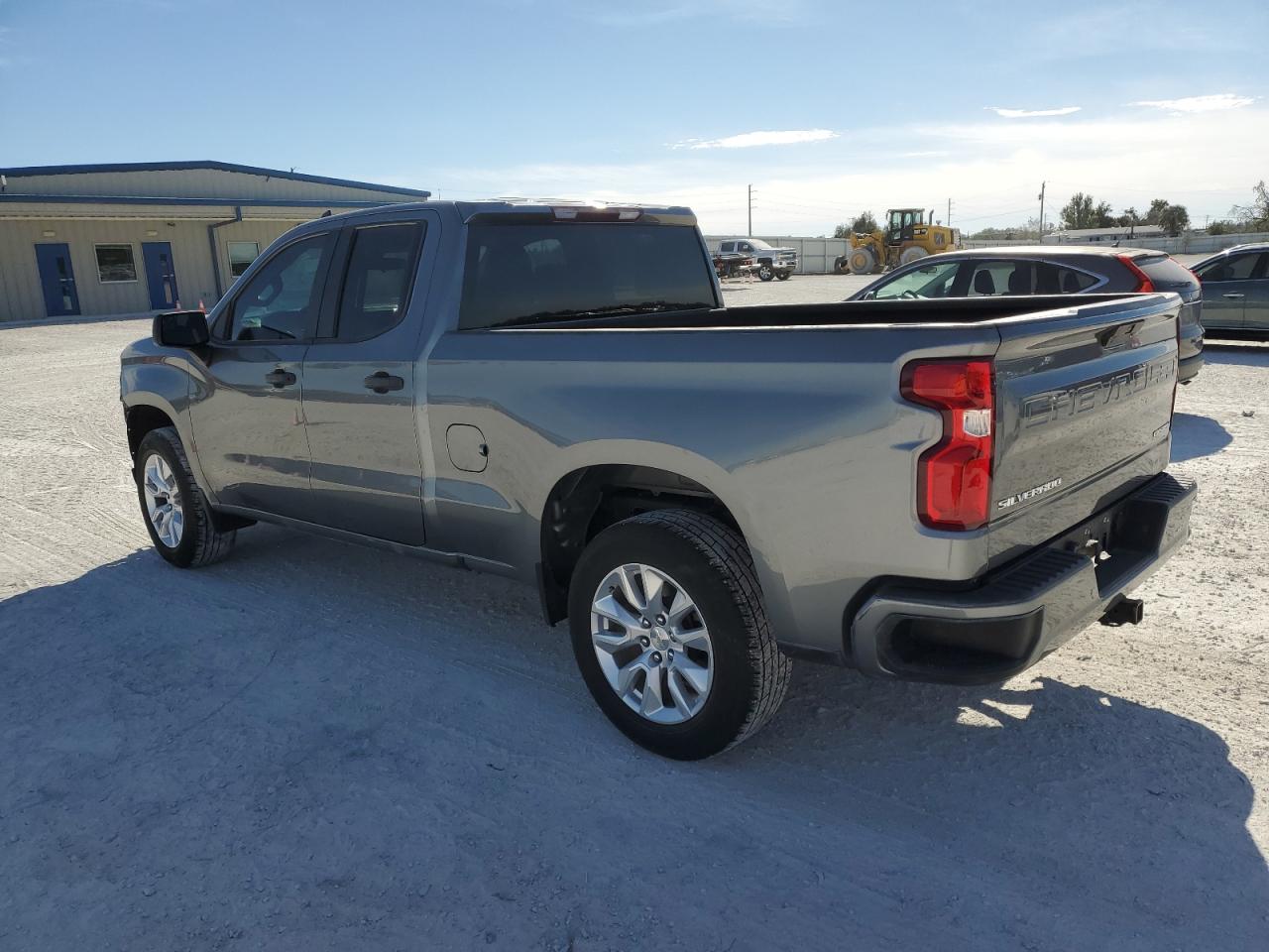 Изображение 2 2021 CHEVROLET SILVERADO C1500 CUSTOM 2021 с VIN 1GCRWBEK0MZ297980