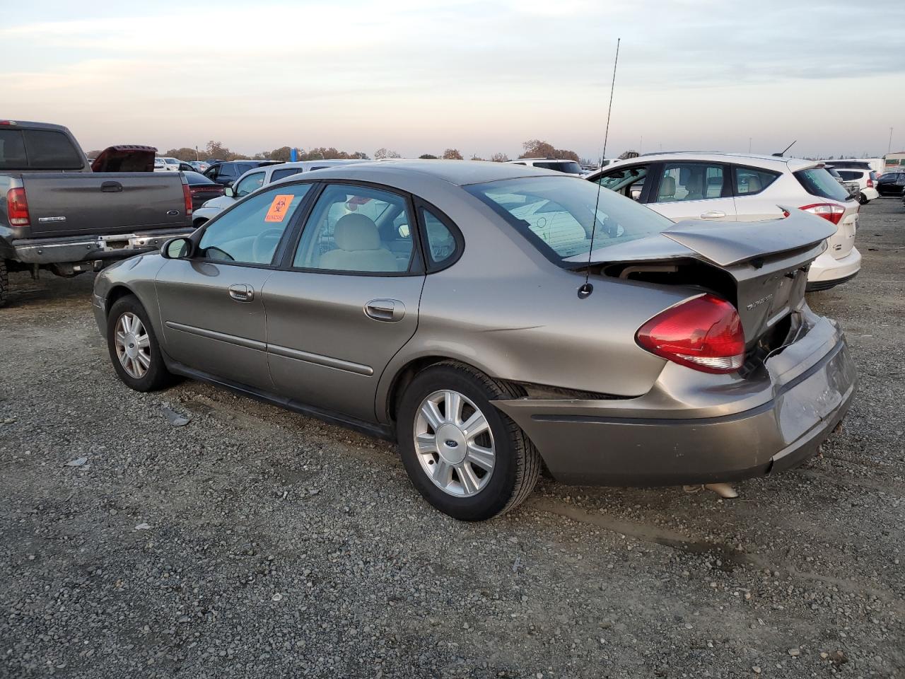 Изображение 2 2005 FORD TAURUS SEL 2005 с VIN 1FAFP56235A206707