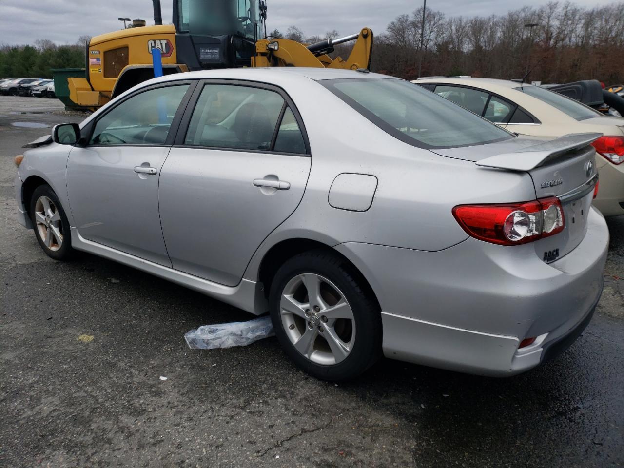 Изображение 2 2011 TOYOTA COROLLA BASE 2011 с VIN 2T1BU4EE2BC652684