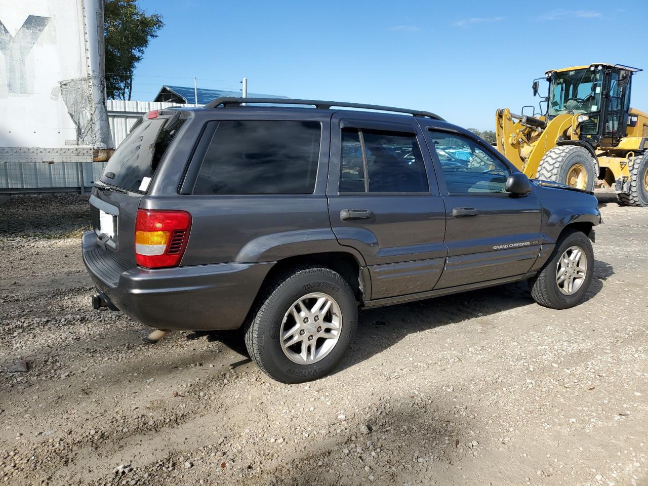 Image 3 of 2004 JEEP GRAND CHEROKEE LAREDO 2004 with VIN 1J4GX48S74C257937