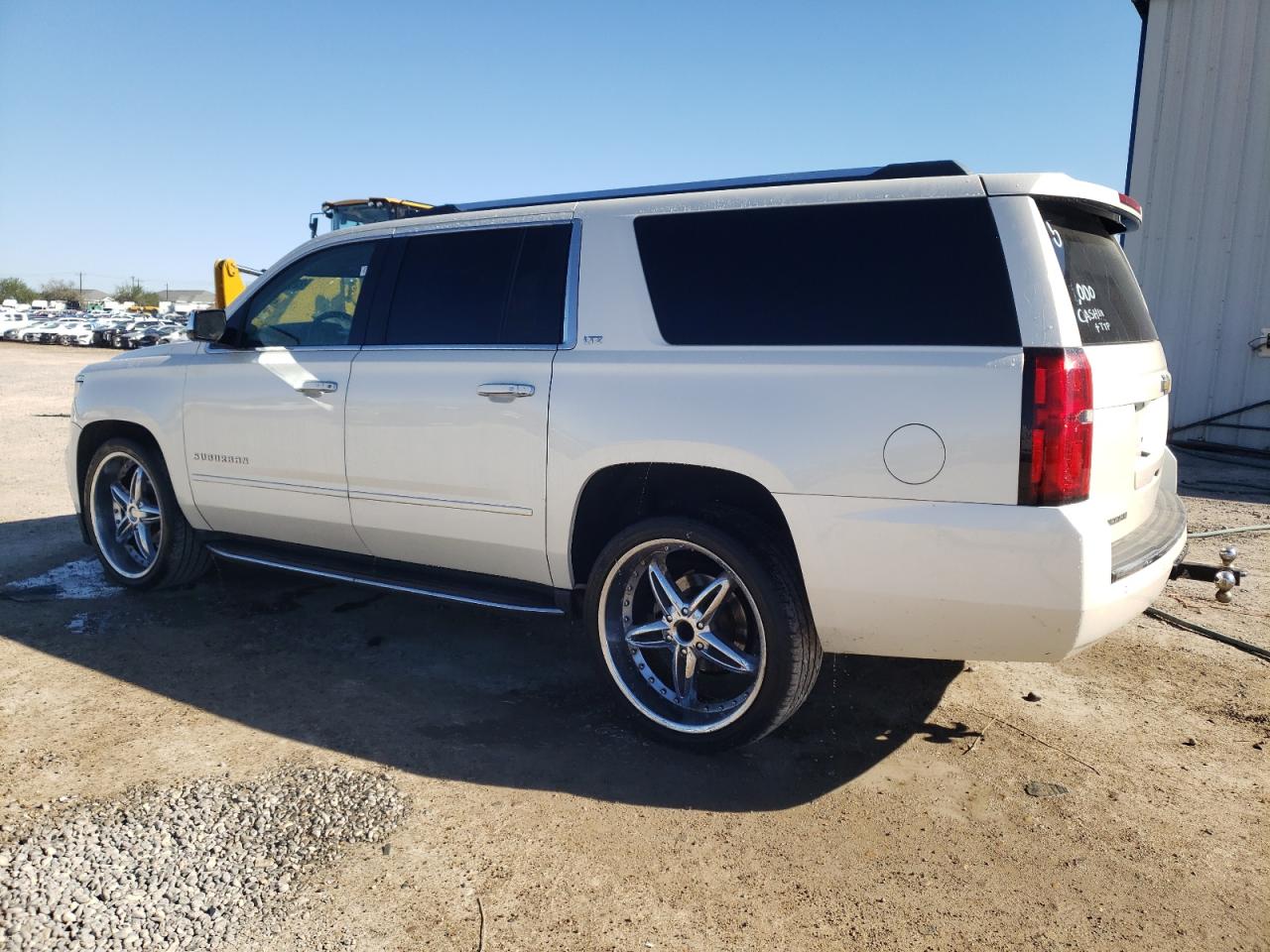 Изображение 2 2015 CHEVROLET SUBURBAN C1500 LTZ 2015 с VIN 1GNSCKKC4FR211832