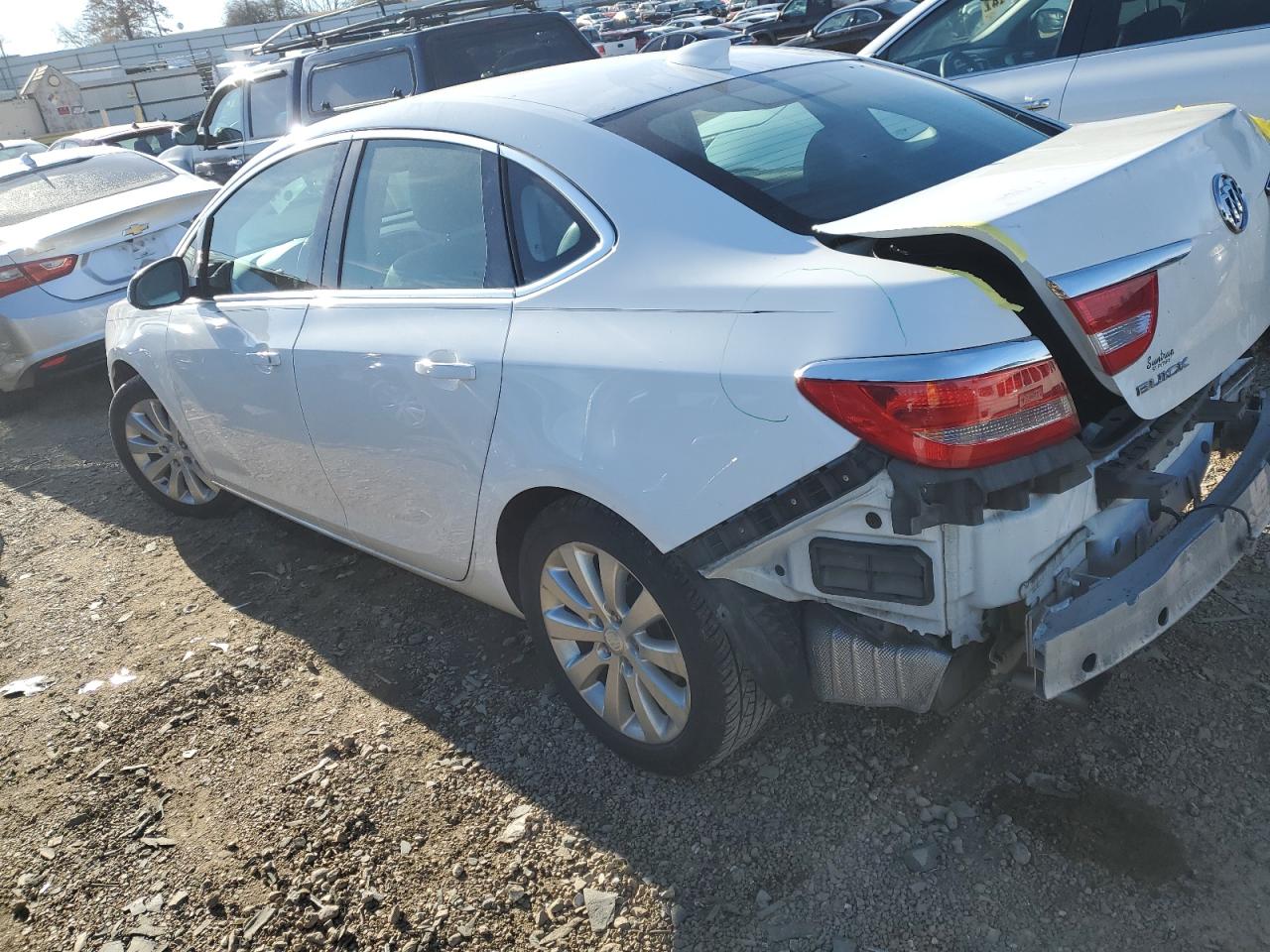 Изображение 2 2015 BUICK VERANO  2015 с VIN 1G4PP5SK2F4219948