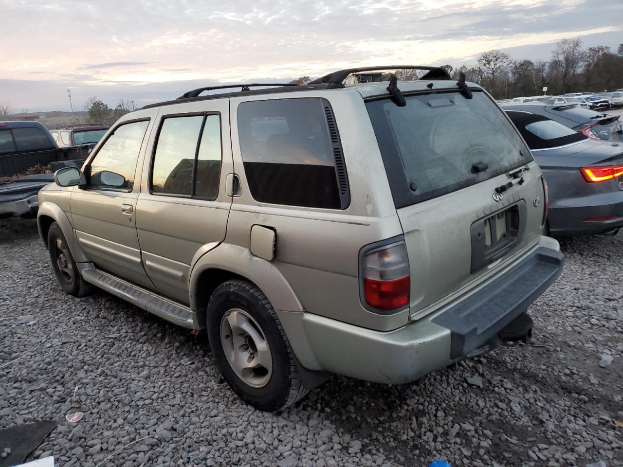 Obraz 2 z 1998 INFINITI QX4  1998 z VIN JNRAR05Y0WW026063