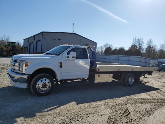 Image 1 of 2019 FORD F550 SUPER DUTY 2019 with VIN 1FDUF5HTXKDA17441