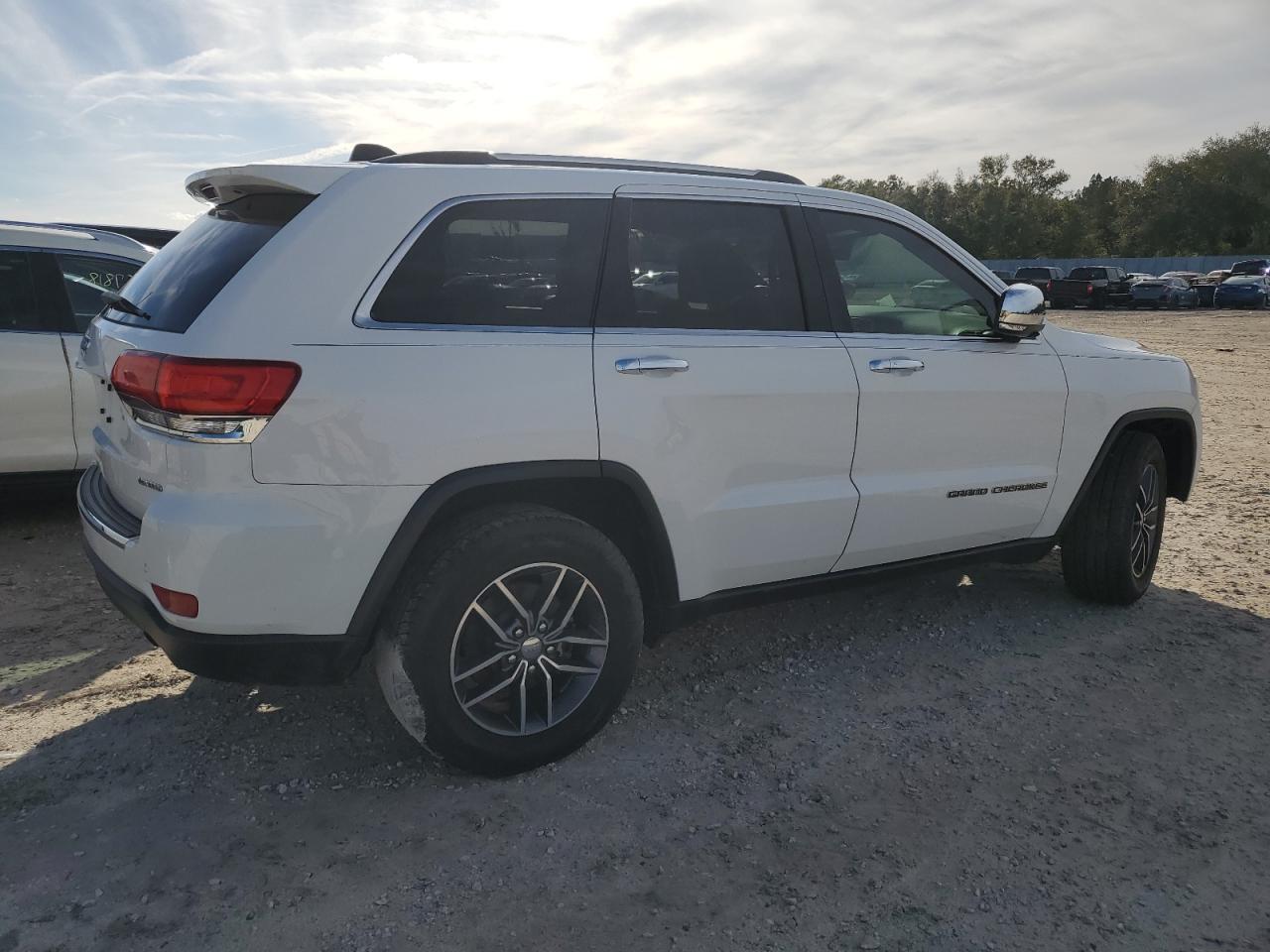 Image 3 of 2018 JEEP GRAND CHEROKEE LIMITED 2018 with VIN 1C4RJEBG7JC514732