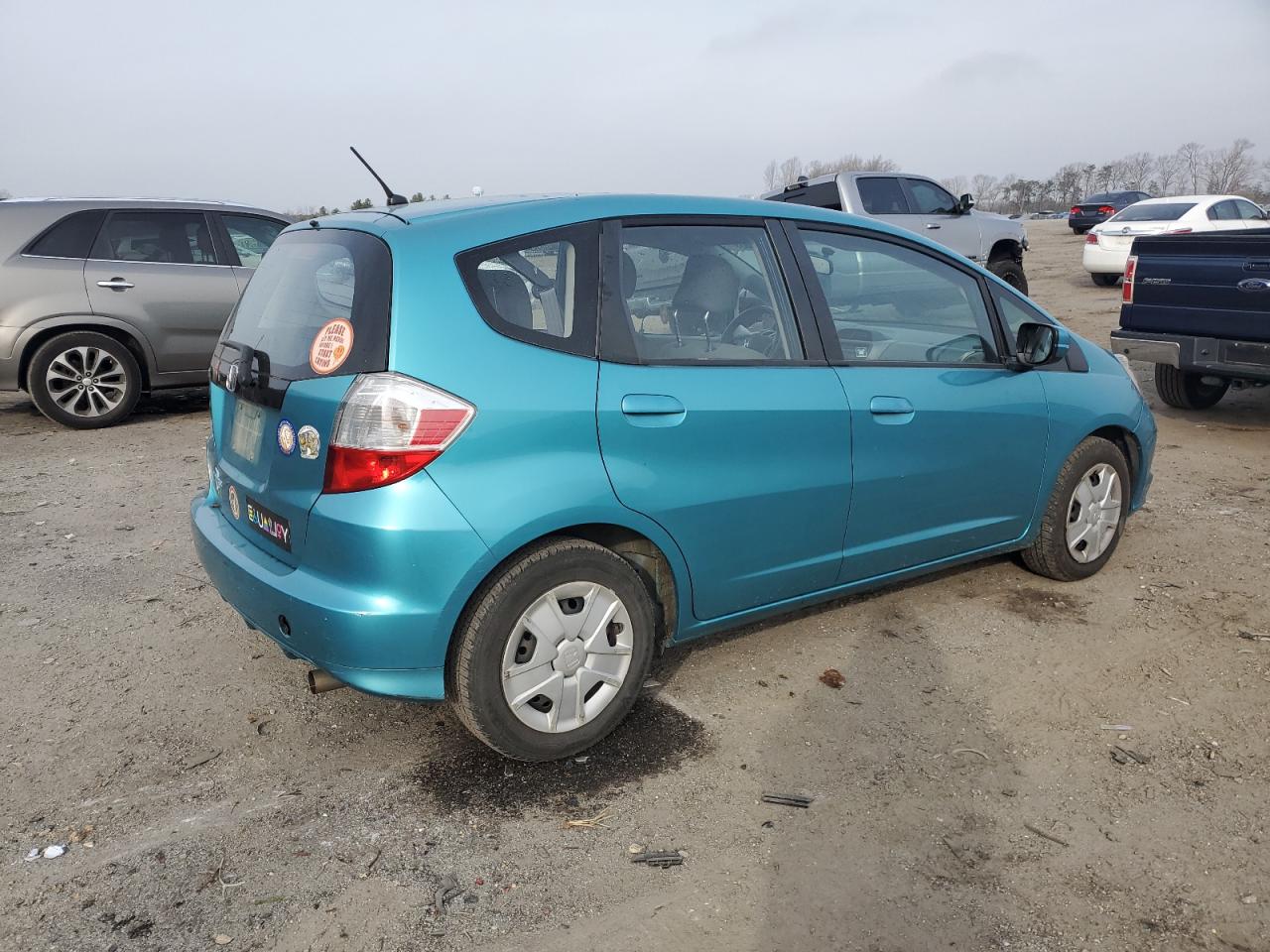 Image 3 of 2013 HONDA FIT  2013 with VIN JHMGE8H35DC041787