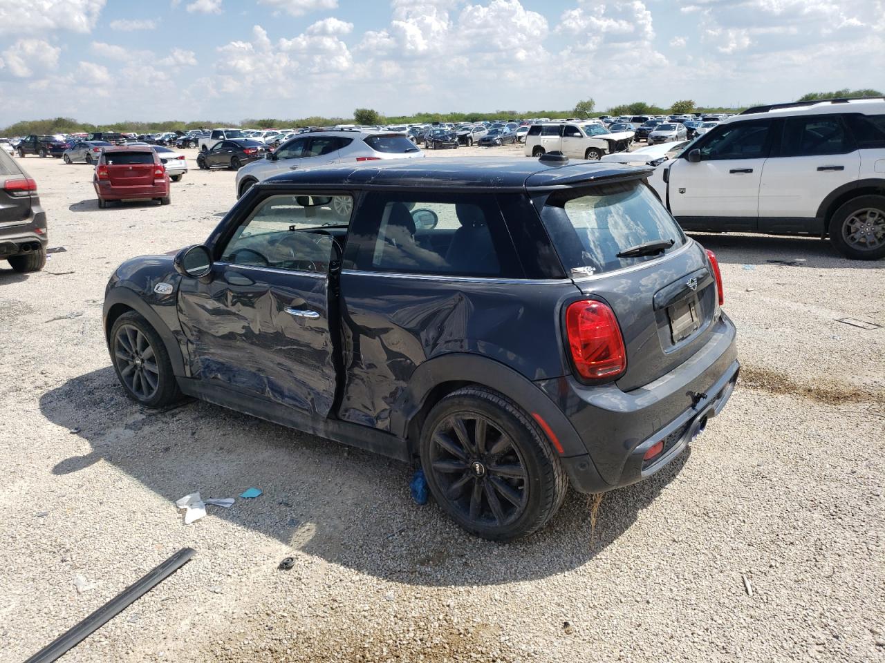 Obraz 2 z 2019 MINI COOPER S 2019 z VIN WMWXP7C5XK2C62724