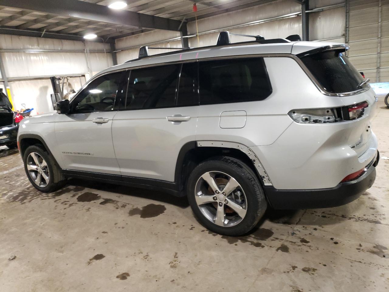 Image 2 of 2021 JEEP GRAND CHEROKEE L LIMITED 2021 with VIN 1C4RJKBG3M8125642