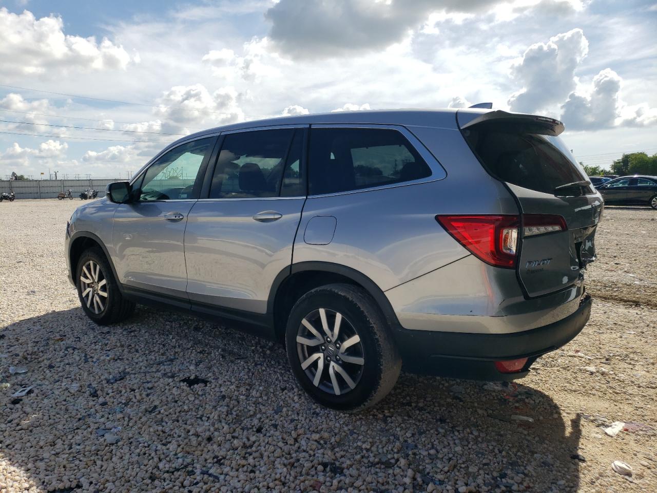 Image 2 of 2020 HONDA PILOT EXL 2020 with VIN 5FNYF5H51LB026062