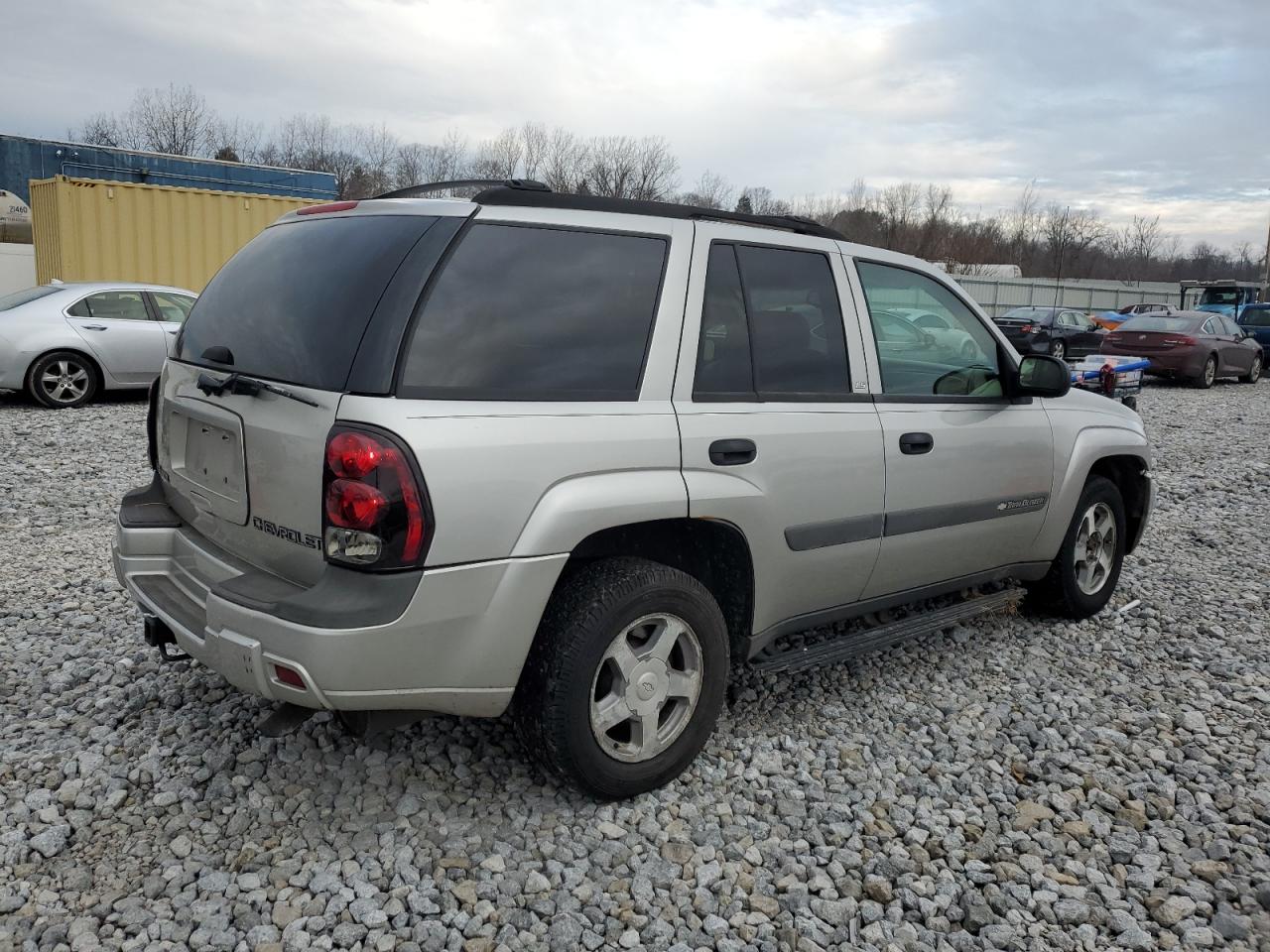 Image 3 of 2004 CHEVROLET TRAILBLAZER LS 2004 with VIN 1GNDT13S442314201