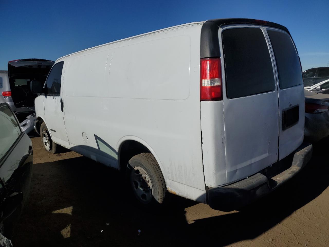 Image 2 of 2004 GMC SAVANA G2500 2004 with VIN 1GTGG25U441115802