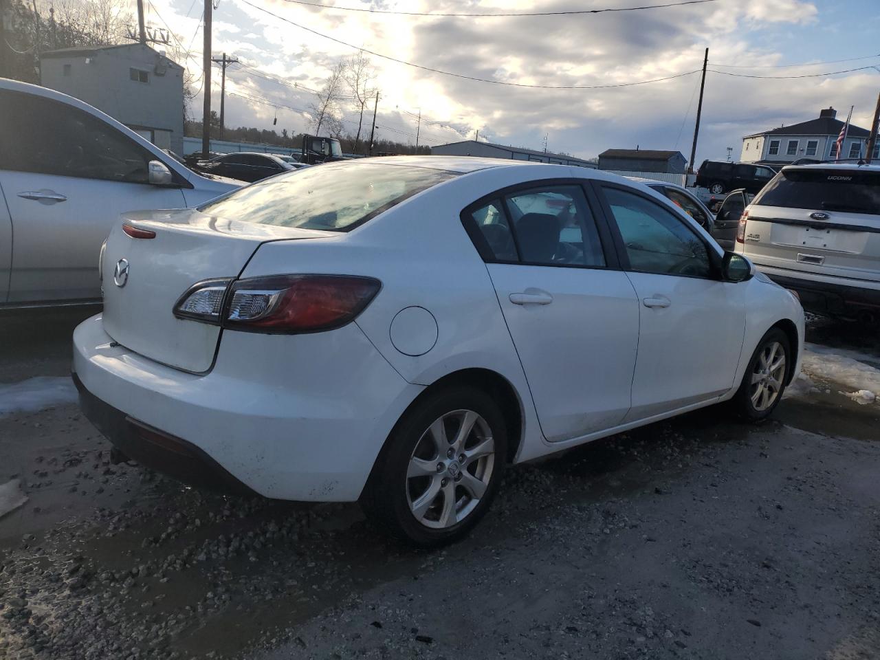 Obraz 3 z 2010 MAZDA 3 I 2010 z VIN JM1BL1SG8A1251652
