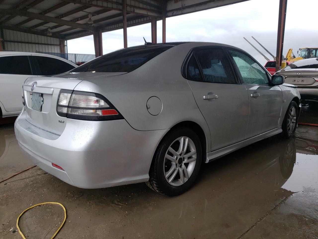 Obraz 3 z Saab 9-3 2.0T 2011 z VIN YS3FA4CY4B1313932