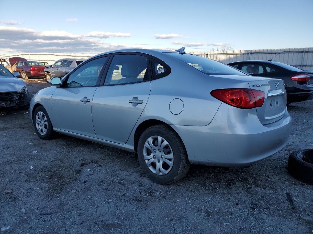 Obraz 2 z 2010 HYUNDAI ELANTRA BLUE 2010 z VIN KMHDU4AD4AU136779