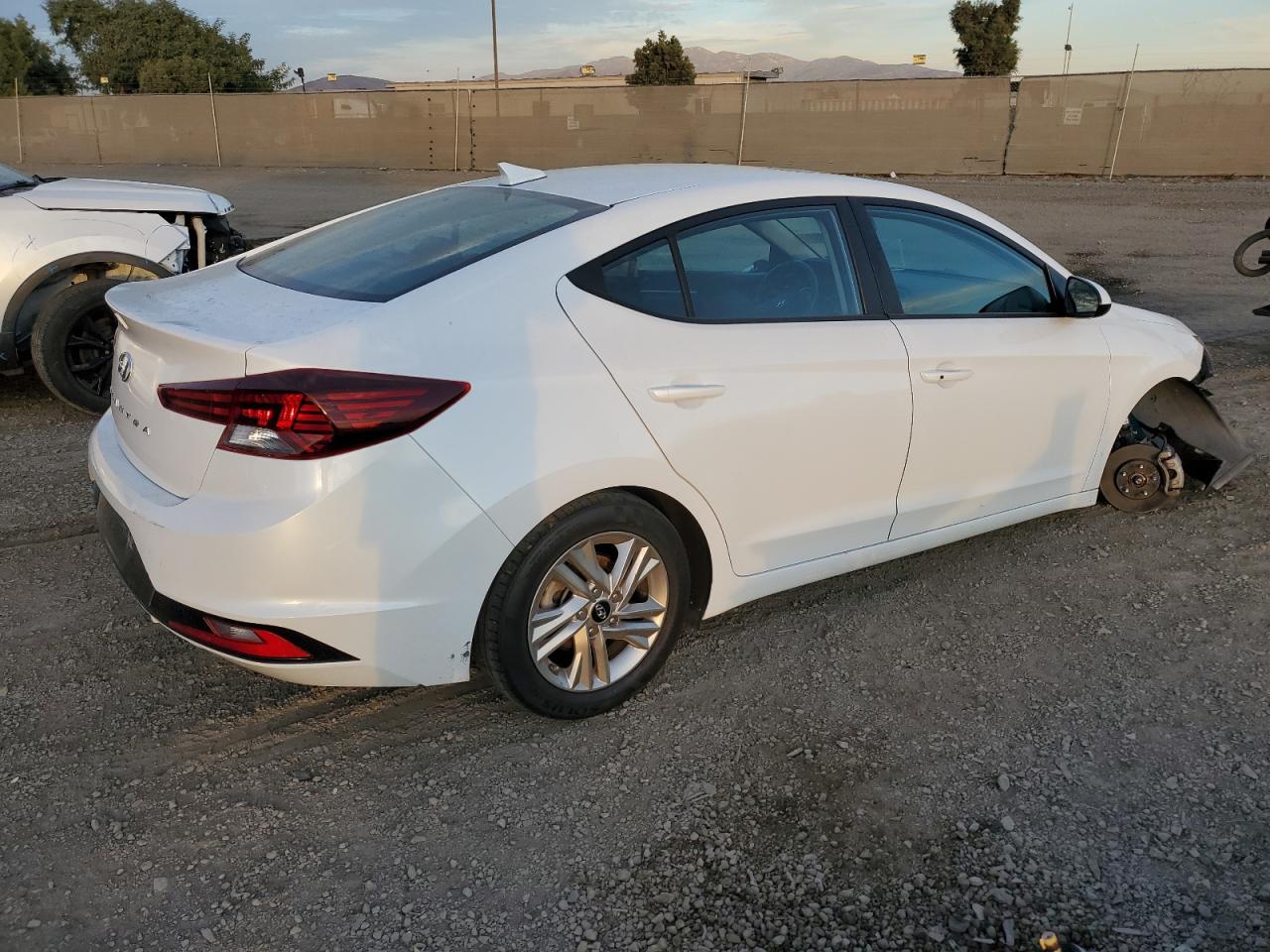 Image 3 of 2020 HYUNDAI ELANTRA SEL 2020 with VIN 5NPD84LF0LH520174