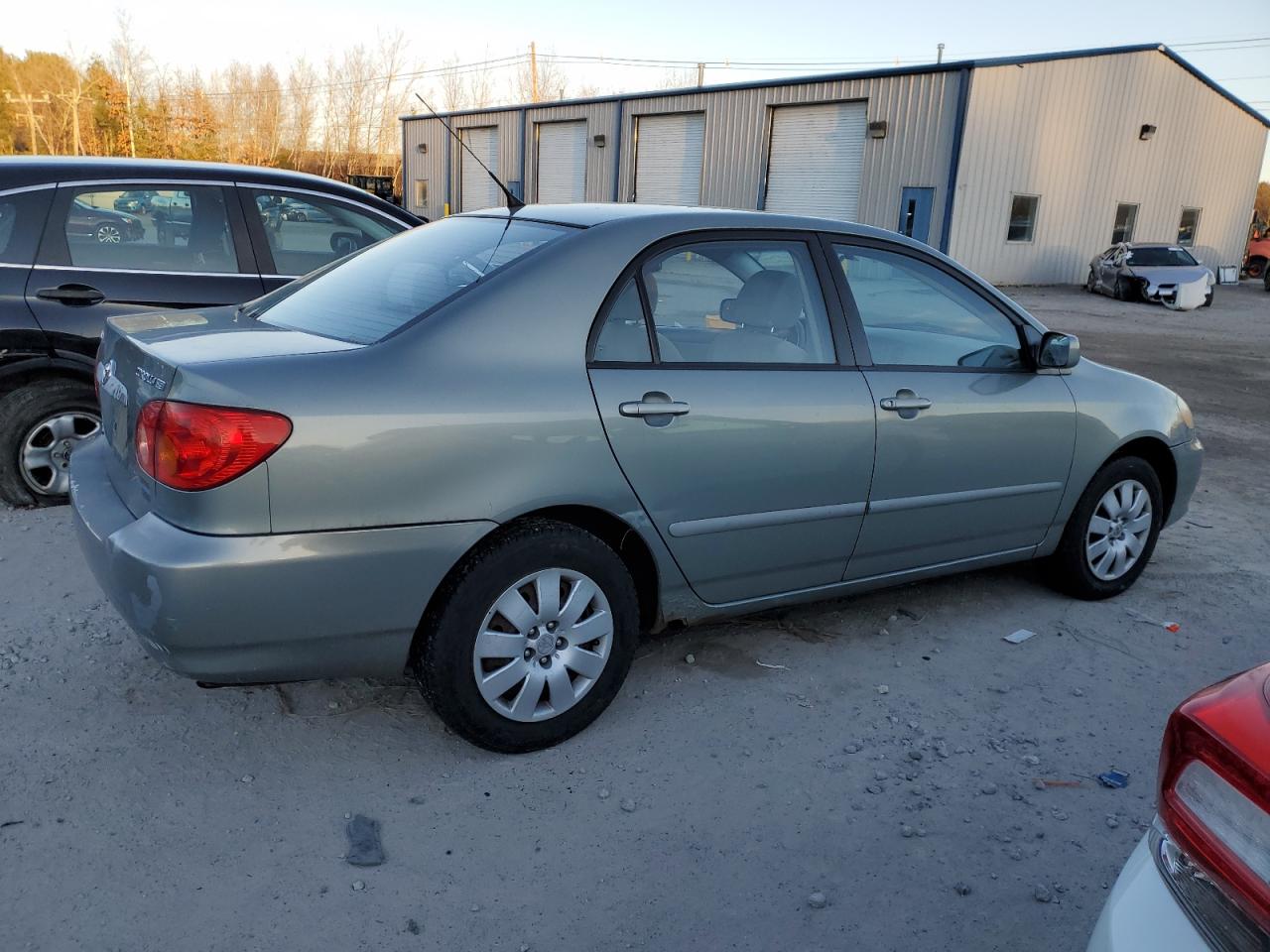 Изображение 3 2004 TOYOTA COROLLA CE 2004 с VIN 2T1BR32E74C213712